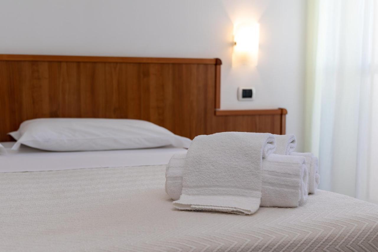 Hotel Royal Джулианова Екстериор снимка