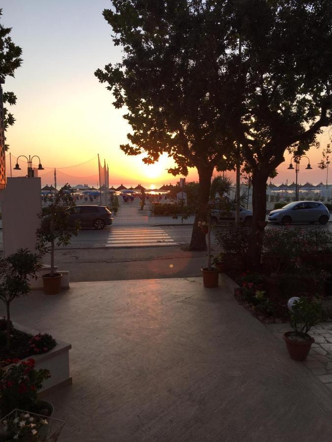 Hotel Royal Джулианова Екстериор снимка